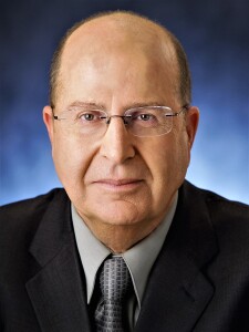 Moshe_Ya'alon_(cropped)